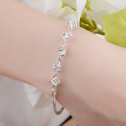 Crystal zircon cube clavicular chain woman